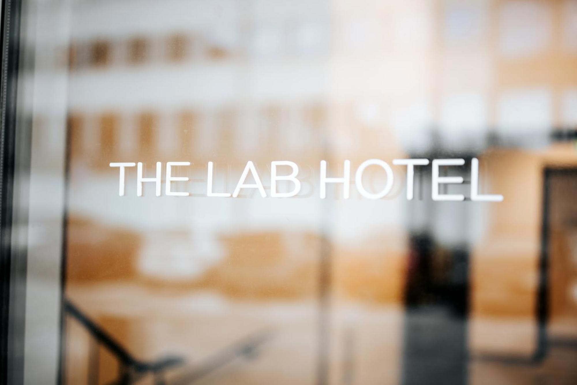 The Lab Hotel Солна Экстерьер фото